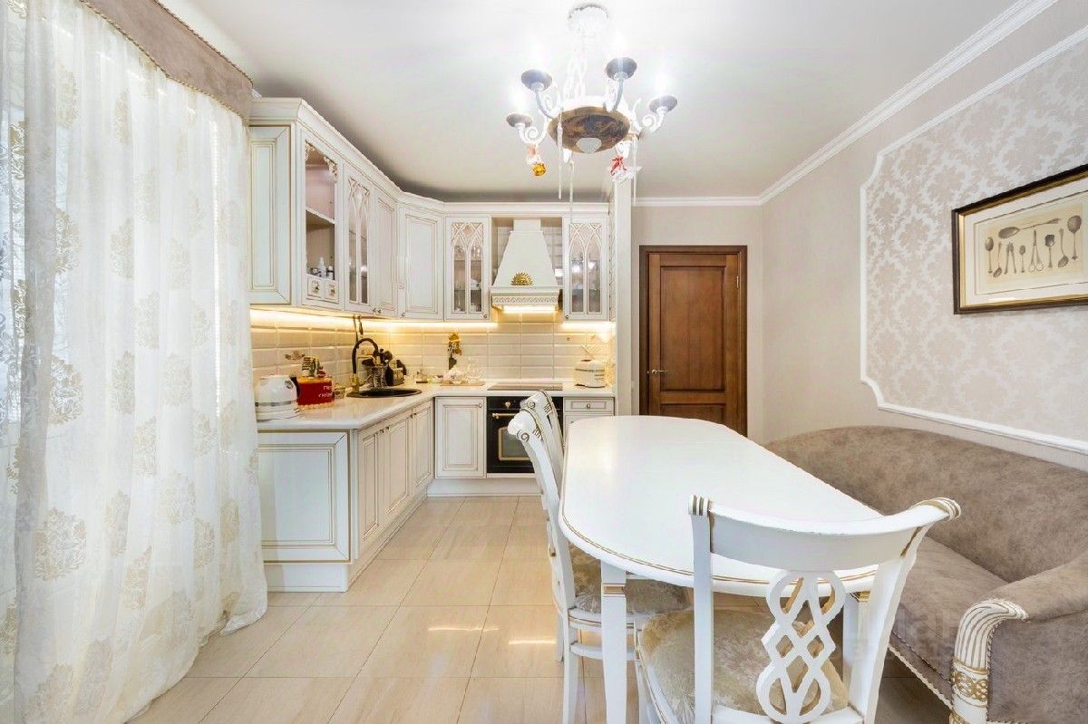 Продажа 3-комн квартиры на вторичном рынке Апрелевка, улица Дубки, 17