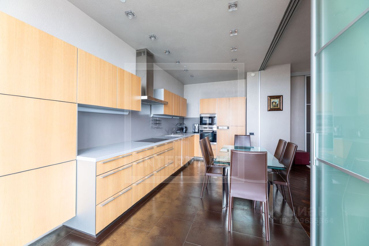 Продажа 4-комн квартиры на вторичном рынке Чапаевский переулок, 3