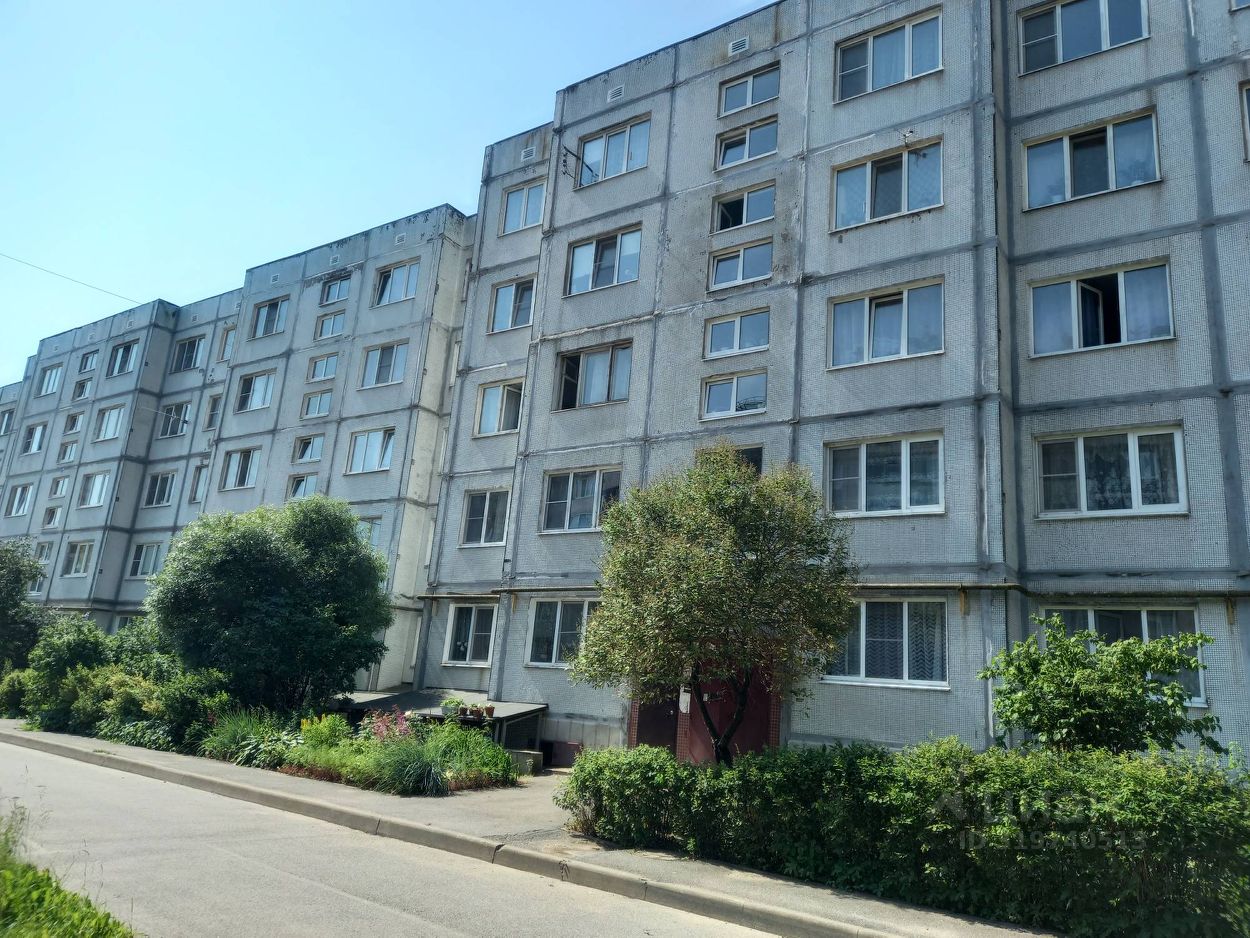 Продажа 2-комн квартиры на вторичном рынке Гатчина, улица Заводская, 3