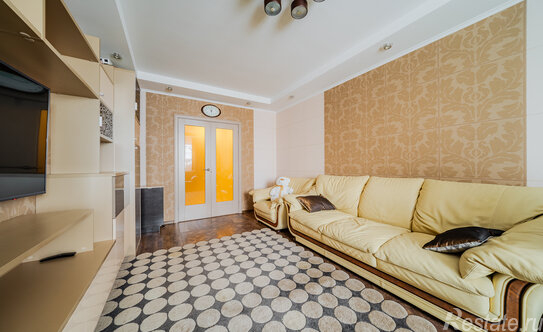 Продажа 3-комн квартиры на вторичном рынке улица Орджоникидзе