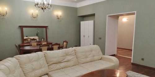 3-комн квартира улица Чаплыгина,  д. 1А
