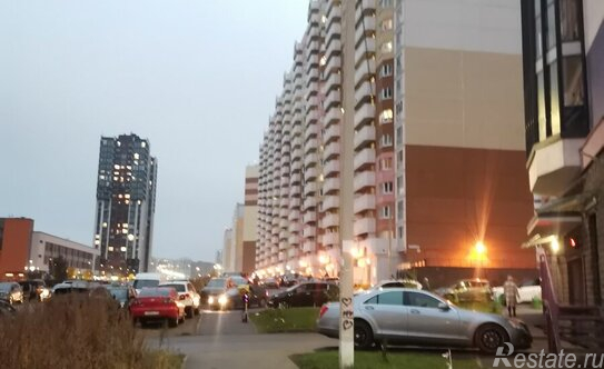 Продажа 1-комн квартиры на вторичном рынке Глухарская улица,  д. 27 к1