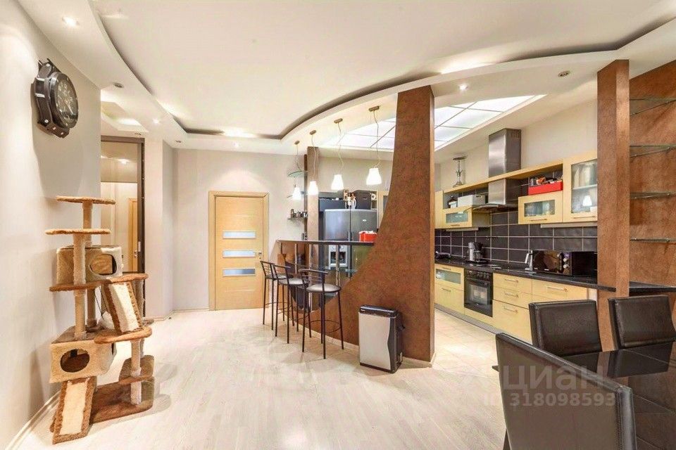 Продажа 3-комн квартиры на вторичном рынке улица Гашека, 2С1