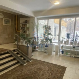 Продажа 2-комн квартиры на вторичном рынке Мосфильмовский 2-й пер,  д. 21