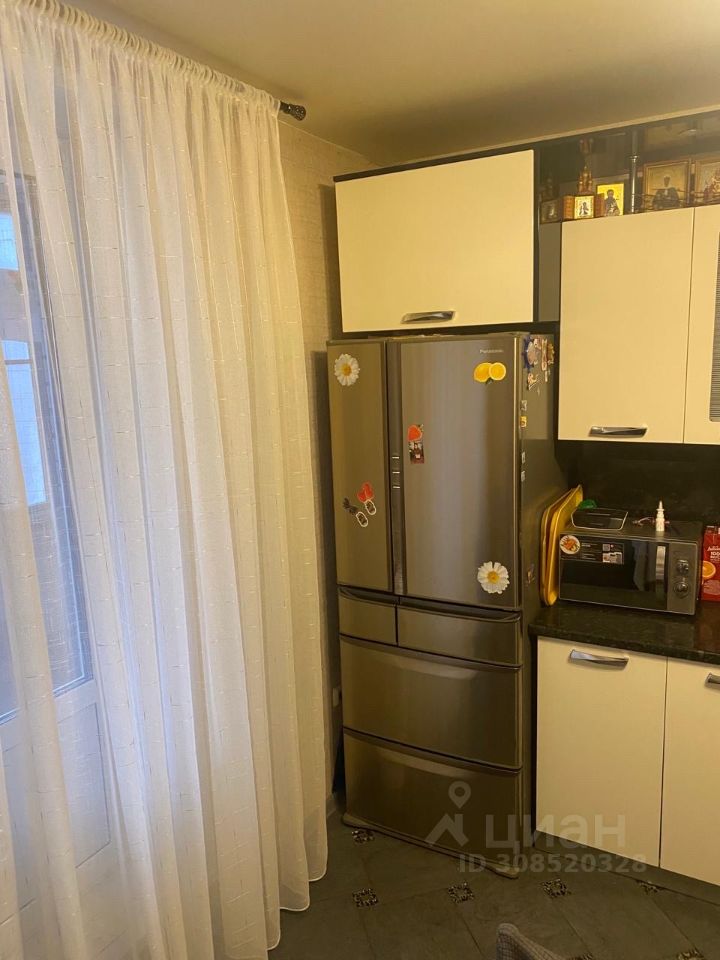 Продажа 2-комн квартиры на вторичном рынке Сходня мкр, проезд Больничный, 1