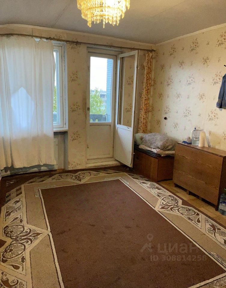 Продажа 3-комн квартиры на вторичном рынке Ломоносов, Ораниенбаумский проспект, 21