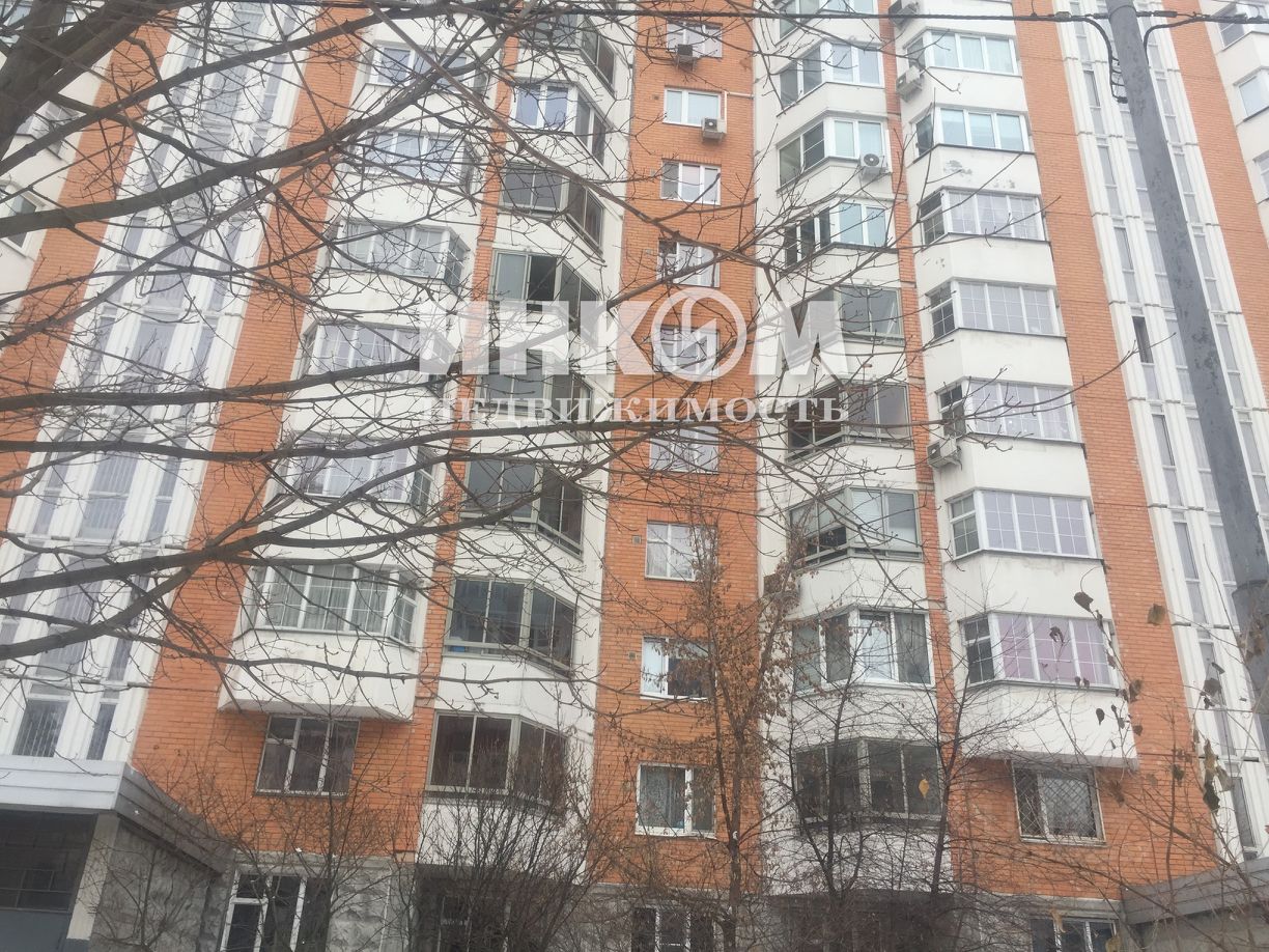 Продажа 3-комн квартиры на вторичном рынке Петрозаводская улица, 28К4