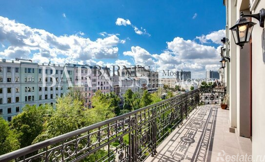 Аренда 4-комн квартиры на вторичном рынке Тверской бульвар,  д. 9