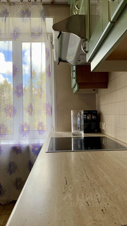 Аренда 2-комн квартиры на вторичном рынке Среднеохтинский проспект, 57