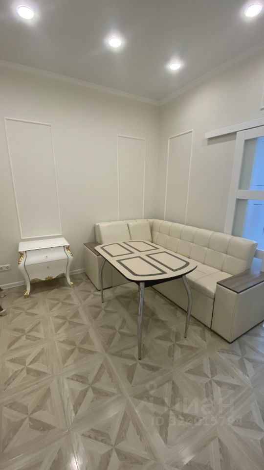 Аренда 2-комн квартиры на вторичном рынке Новоивановское пгт, улица Овражная, 47А