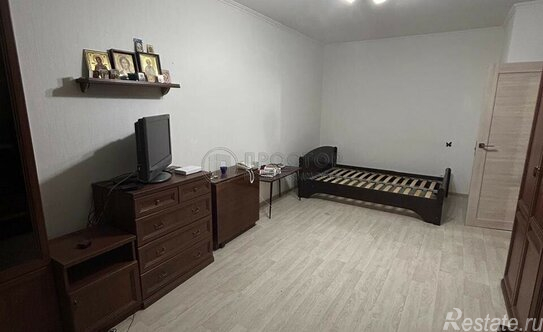 Продажа 2-комн квартиры на вторичном рынке Заревый проезд,  д. 15