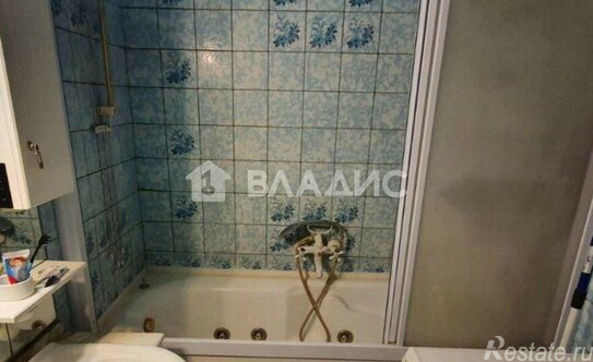 Продажа 3-комн квартиры на вторичном рынке улица Авиаторов,  д. 6