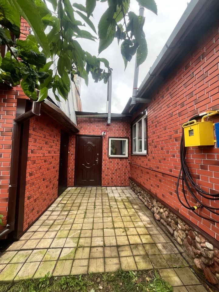 Продажа дома Луга, Парковая улица, 16