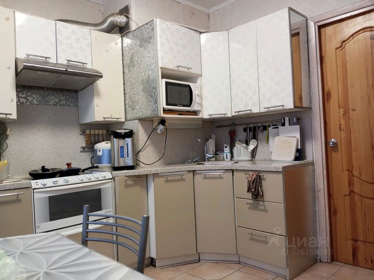 Продажа 3-комн квартиры на вторичном рынке проспект Наставников, 26К2