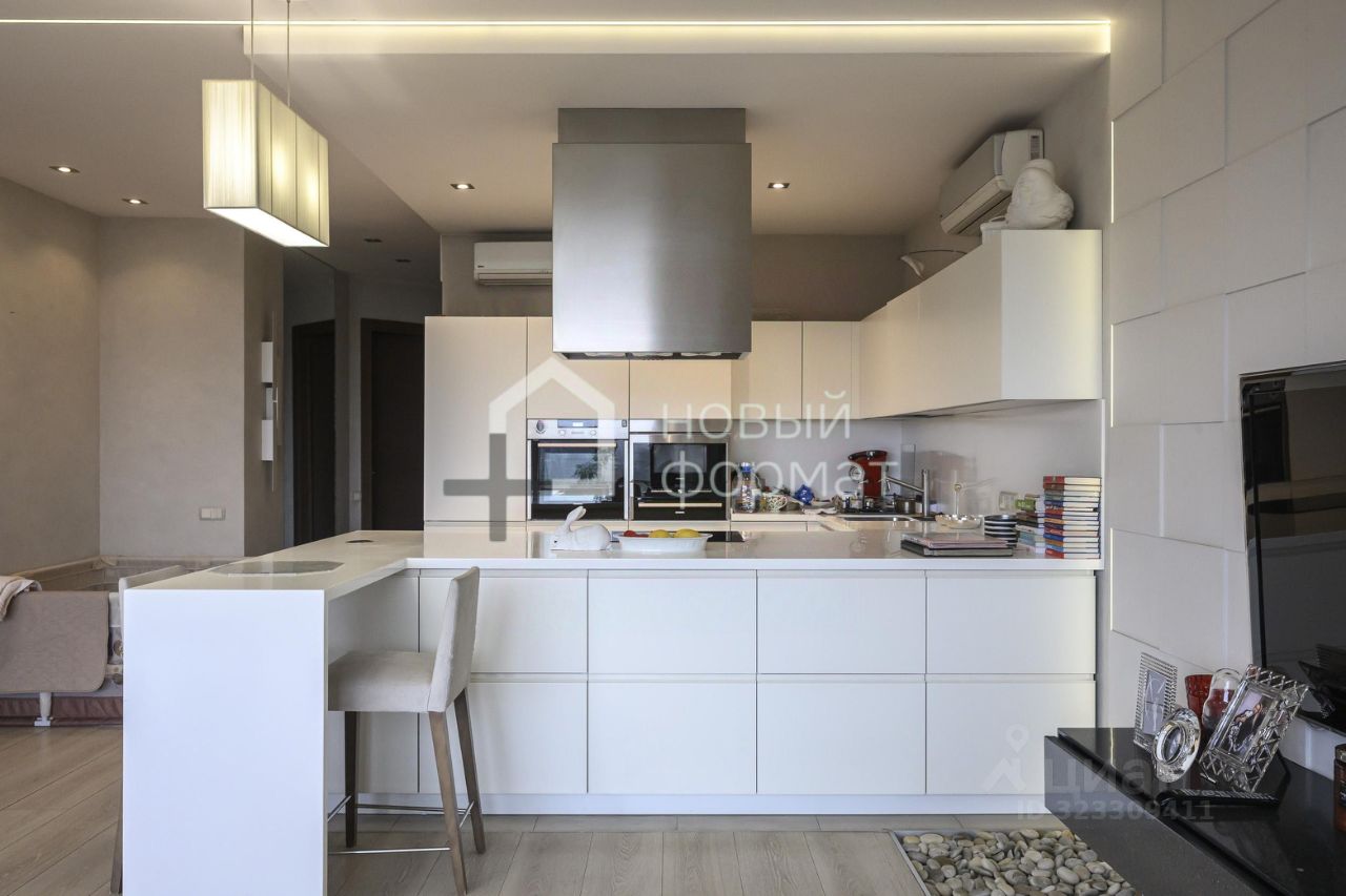 Продажа 3-комн квартиры на вторичном рынке Нежинская улица, 1к1