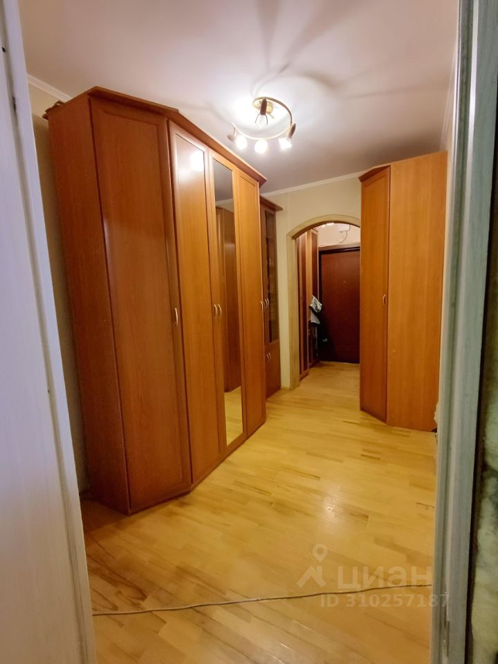 Продажа 3-комн квартиры на вторичном рынке улица Молодцова, 6