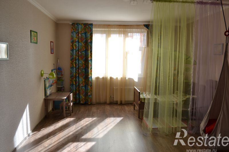 Продажа 2-комн квартиры на вторичном рынке Гагарина пл ,  д. 24,  к. 1