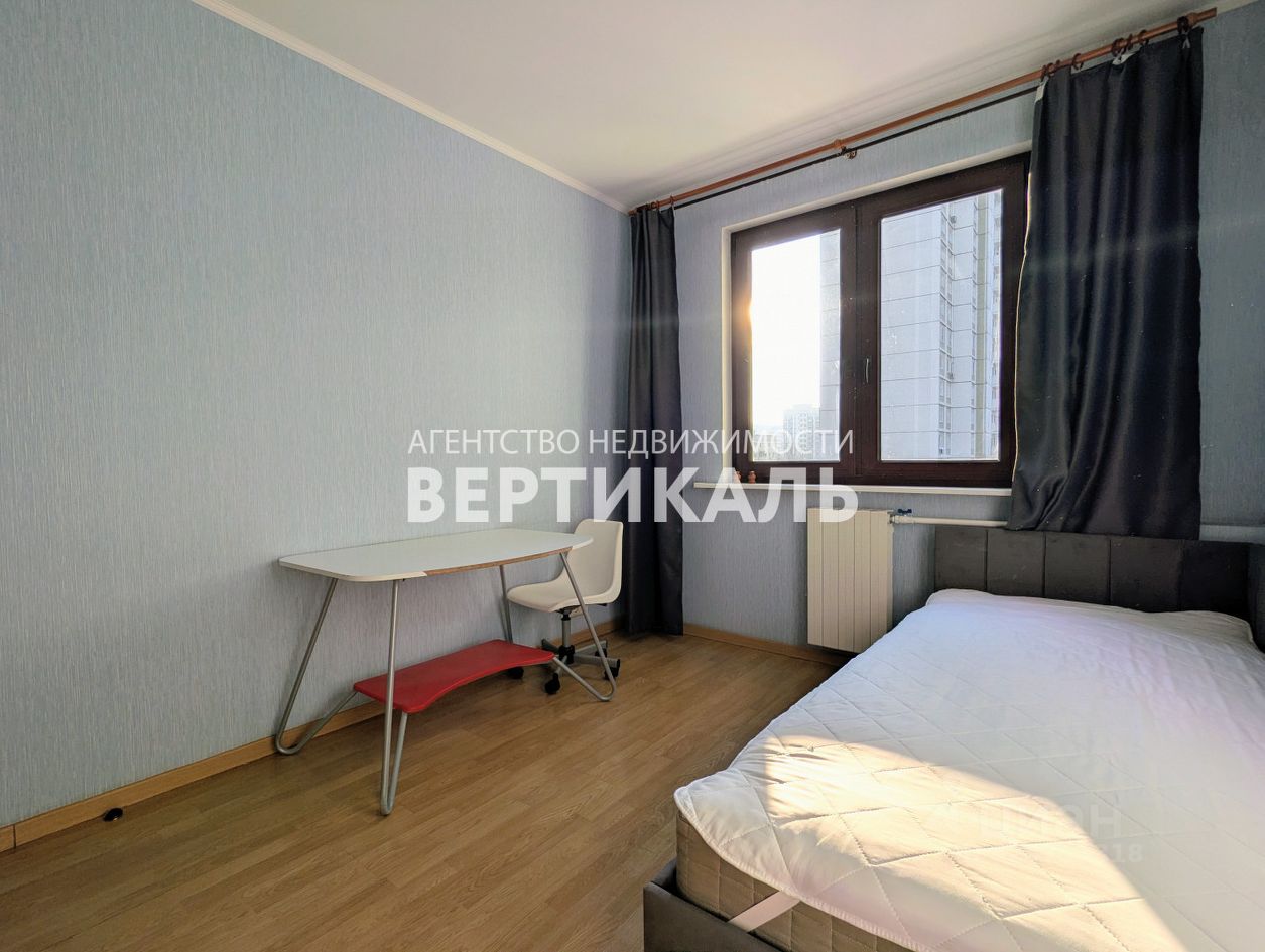 Аренда 3-комн квартиры на вторичном рынке улица Новаторов, 40К3