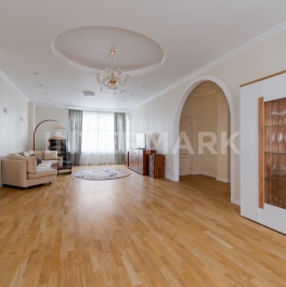 Продажа 3-комн квартиры на вторичном рынке М. Ордынка ул., 3