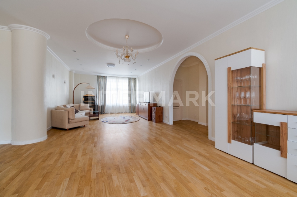 Продажа 3-комн квартиры на вторичном рынке М. Ордынка ул., 3