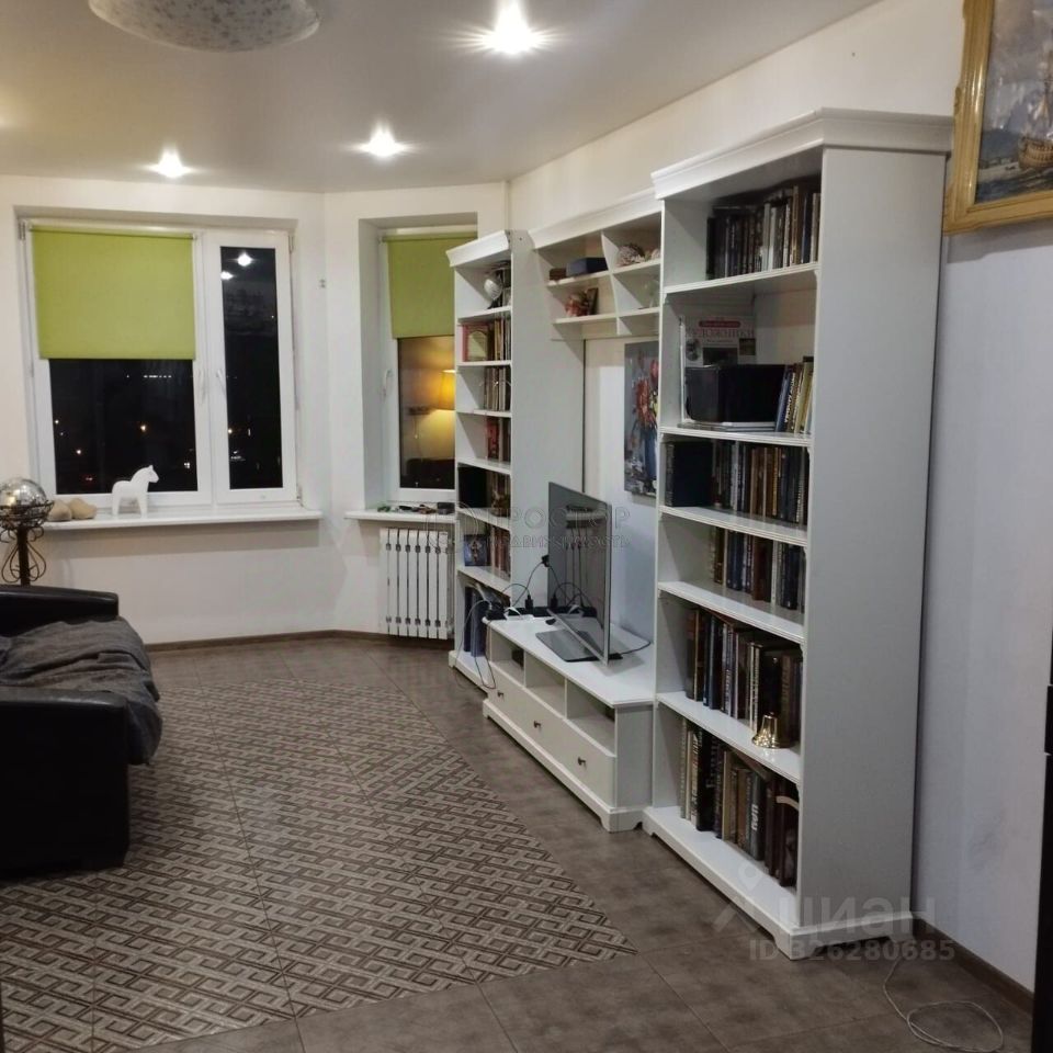 Продажа 4-комн квартиры на вторичном рынке д. Федурново, улица Авиарембаза,  д. 8
