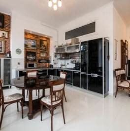 Продажа 2-комн квартиры на вторичном рынке набережная Адмиралтейского канала,  д. 29