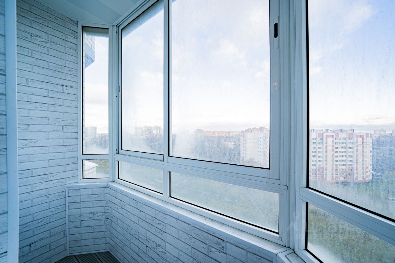 Продажа 2-комн квартиры на вторичном рынке улица Орджоникидзе, 52