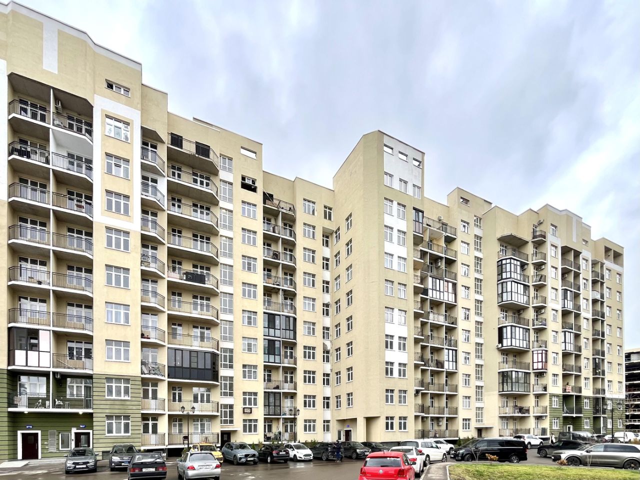 Продажа 2-комн квартиры на вторичном рынке пос. Ильинское-Усово, проезд Александра Невского, 9