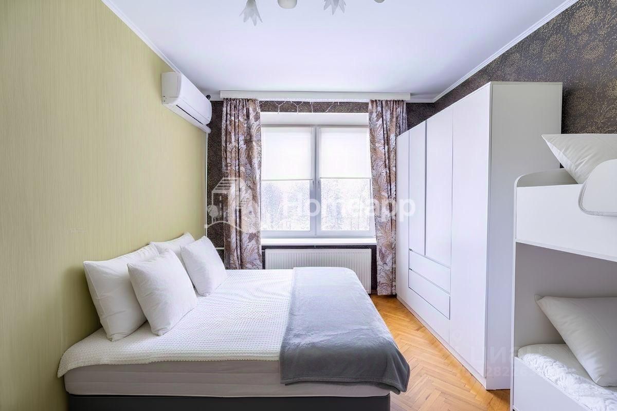 Продажа 3-комн квартиры на вторичном рынке Ломоносовский проспект,  д. 34