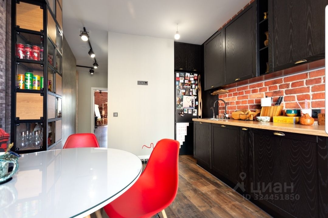 Продажа 3-комн квартиры на вторичном рынке улица Красуцкого, 3М