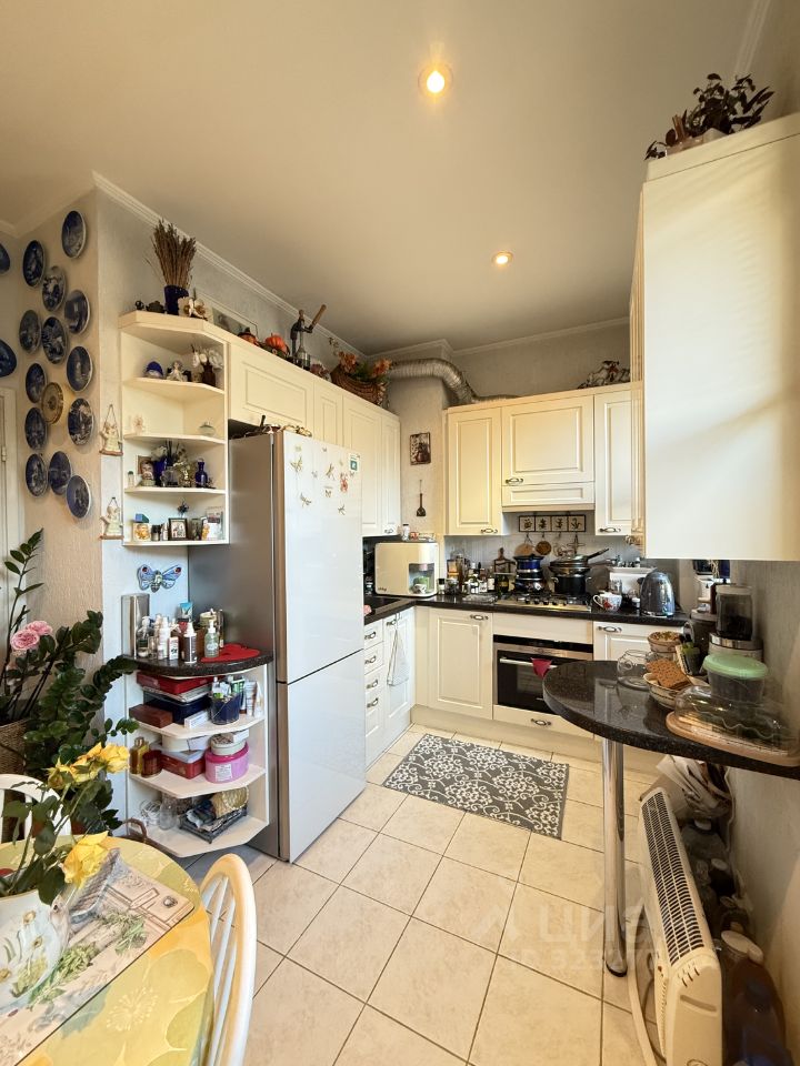 Продажа 2-комн квартиры на вторичном рынке Средняя Подьяческая улица, 16