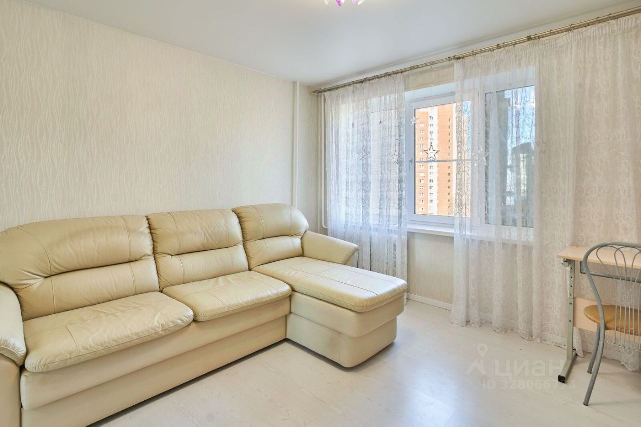 Продажа 3-комн квартиры на вторичном рынке проспект Кузнецова, 17