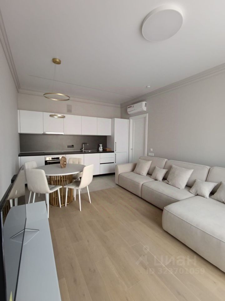 Аренда 2-комн квартиры на вторичном рынке улица Янковского,  д. 1к2