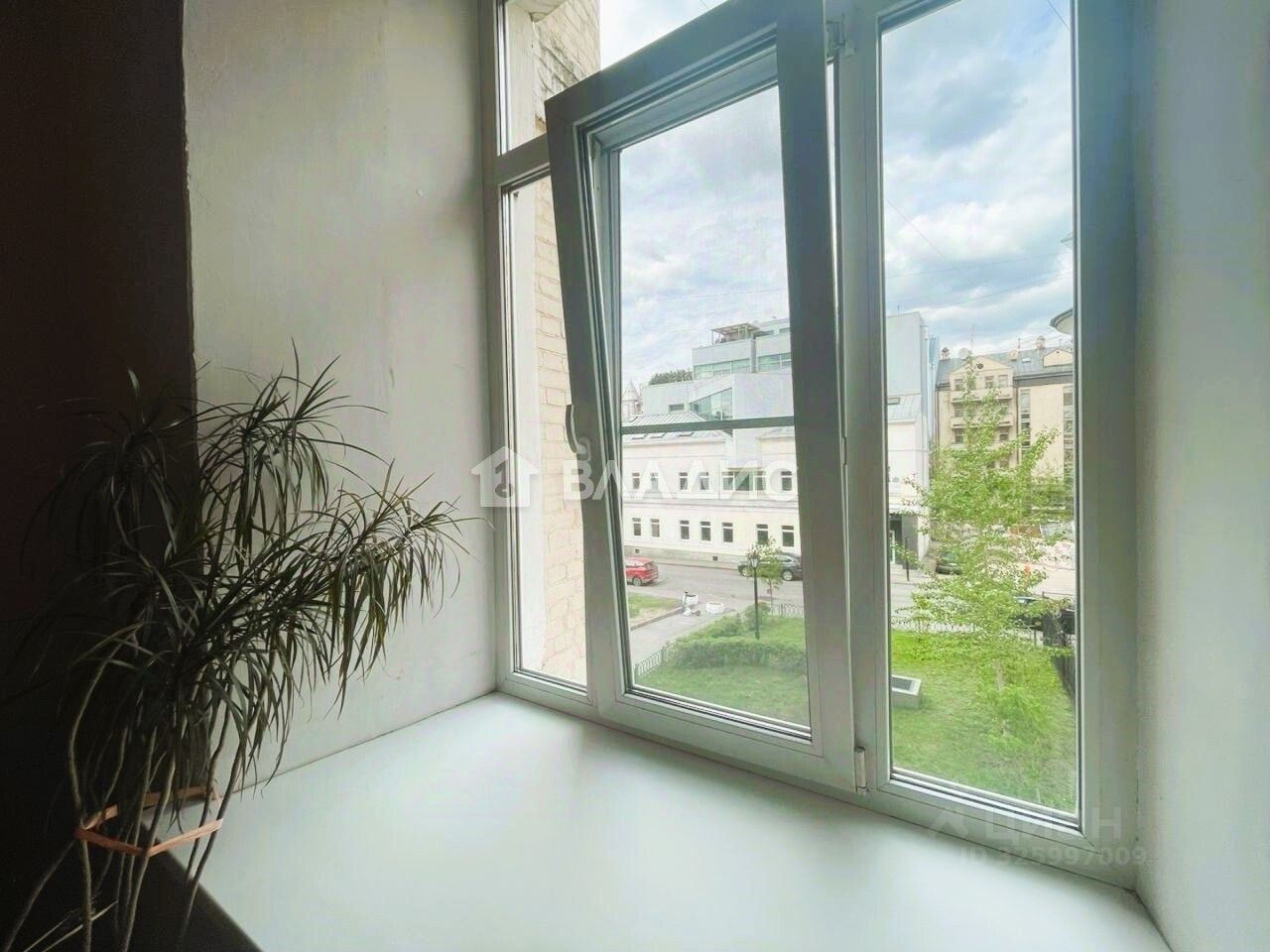 Продажа комнаты Большой Сергиевский переулок, 11