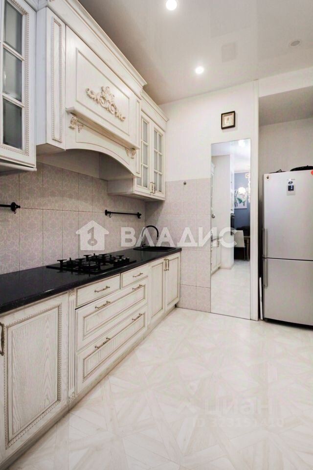 Продажа 3-комн квартиры на вторичном рынке Кирочная улица, 47