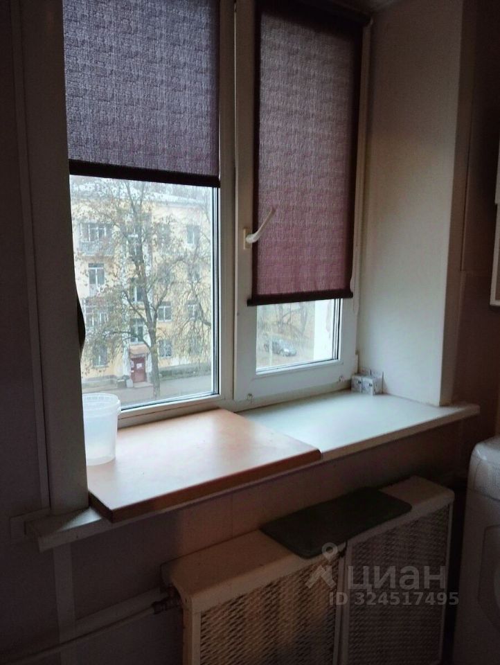 Продажа 3-комн квартиры на вторичном рынке Волхов, улица Марата, 6