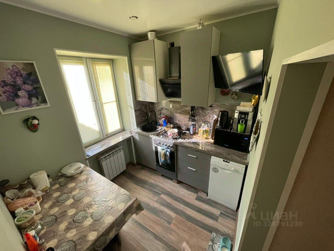 Продажа 3-комн квартиры на вторичном рынке Кировск, Советская улица, 26