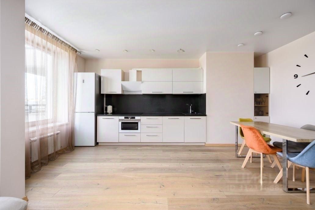 Продажа 3-комн квартиры на вторичном рынке Карамышевская набережная, 36