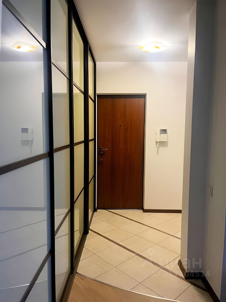 Продажа 3-комн квартиры на вторичном рынке бульвар Дмитрия Донского, 11К2