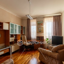 Продажа 2-комн квартиры на вторичном рынке Кронверкский пр-кт