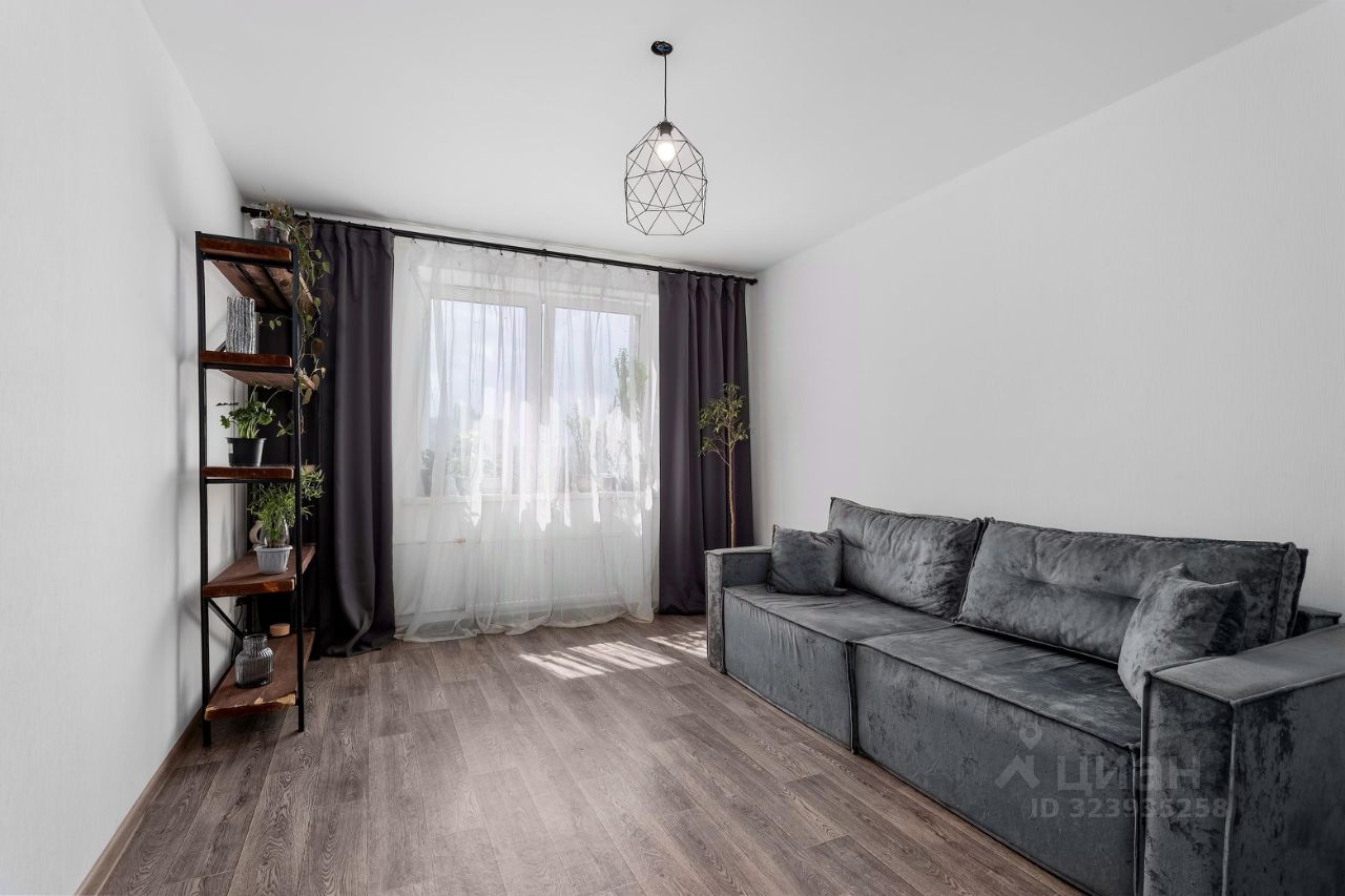 Продажа 1-комн квартиры на вторичном рынке пос. Бугры, бульвар Воронцовский, 5к4