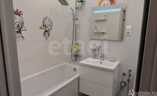 Продажа 4-комн квартиры на вторичном рынке 14-я линия,  д. 93 литБ