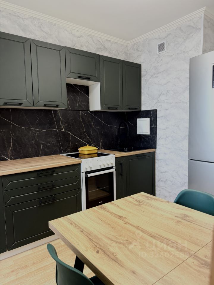 Продажа 3-комн квартиры на вторичном рынке Рождественская улица, 4