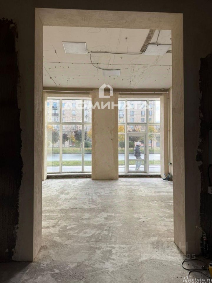 Аренда торгового помещения улица Типанова,  д. 19
