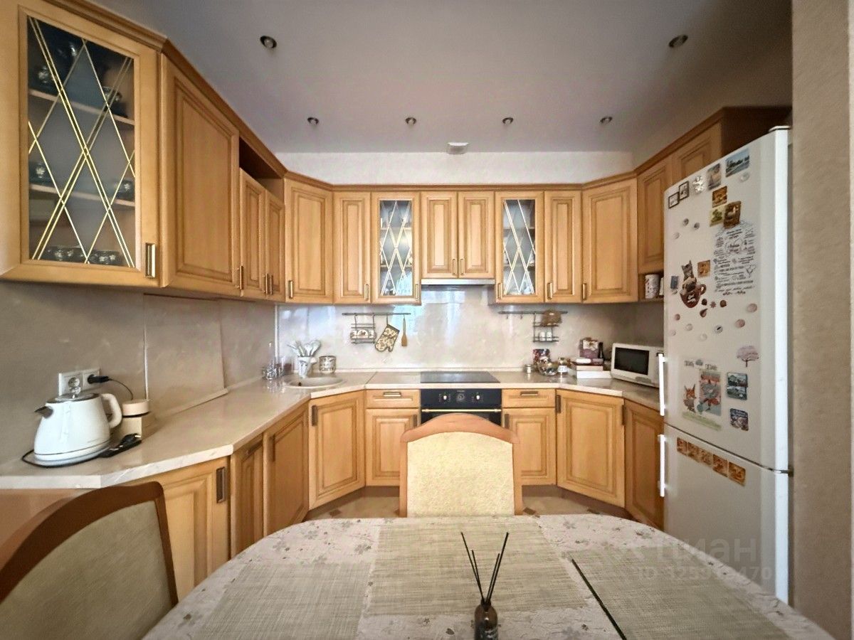 Продажа 2-комн квартиры на вторичном рынке Звенигород г, Комарова ул,  д. 17