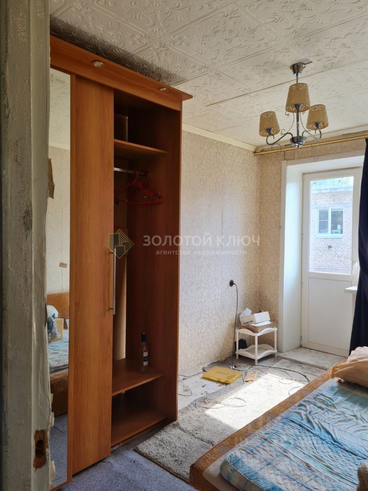 Продажа 4-комн квартиры на вторичном рынке Запрудня пгт, улица Карла Маркса, 17
