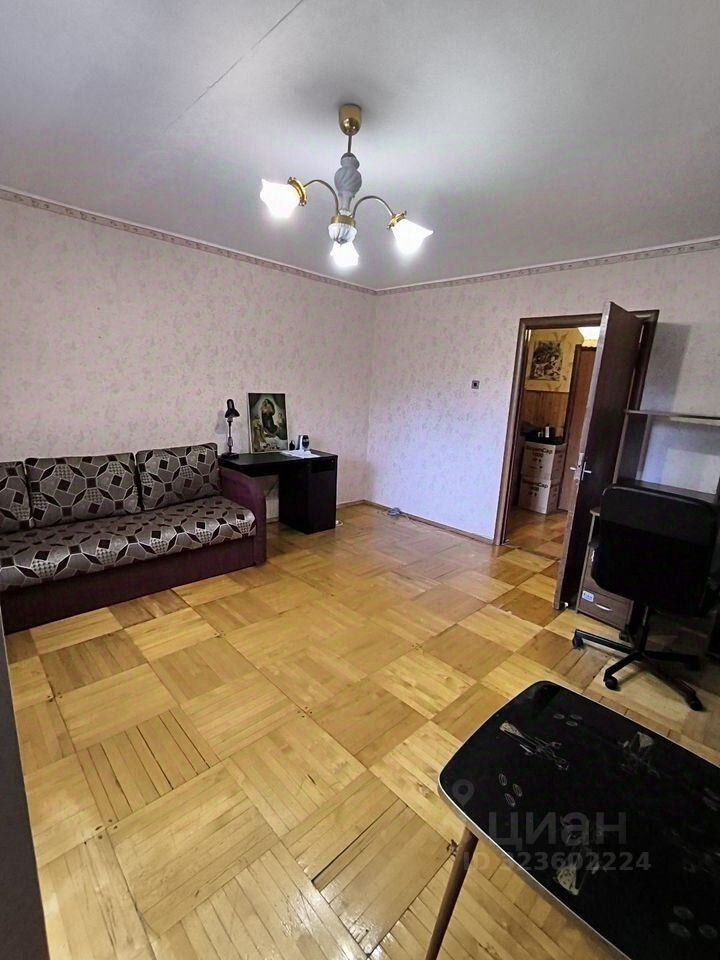 Продажа 4-комн квартиры на вторичном рынке Рябовское шоссе, 121К3
