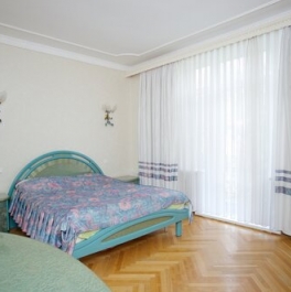 Продажа 3-комн квартиры на вторичном рынке Варшавская ул,  д. 32