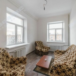 Продажа 3-комн квартиры на вторичном рынке улица Седова,  д. 80