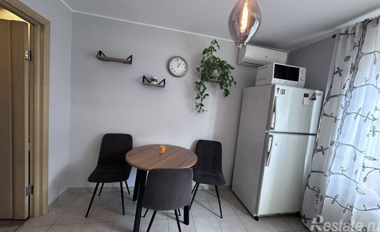 Аренда 2-комн квартиры на вторичном рынке Пионерская Б. ул,  д. 28